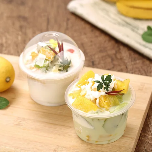 Vista 2 de Vasos de plástico transparente de 8 onzas con tapas de cúpula, 50 juegos de tazas de postre con tapas con agujero, vasos de fiesta desechables