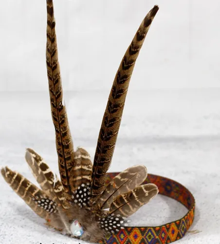 Vista 2 de GREUS Diadema de plumas indias, diadema americana con borlas bohemias, diadema para el cabello, disfraz para festival, fiesta, actuación, cosplay