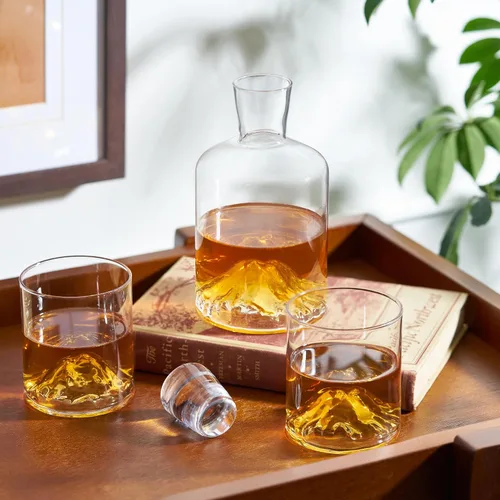 Vista 4 de Viski Decantador de whisky de montaña con tapón, decantador de licor soplado a mano para bourbon, whisky, licores, regalos de boda, regalos