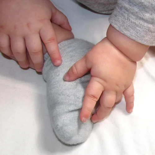 Vista 5 de HonestBaby Paquete múltiple de calcetines acogedores hechos de forma sostenible para bebés, niños pequeños, niños, niñas, unisex, hombres y mujeres