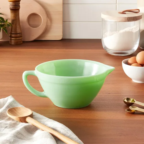 Vista 5 de Jadeite Glass Collection™ - Tazón mezclador de 1.25 cuartos de galón con mango