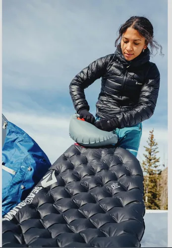 Vista 9 de Sea to Summit Ether Light XT Extreme - Colchoneta para dormir aislada para clima frío, para mujer regular (66 x 21.5 x 4 pulgadas)