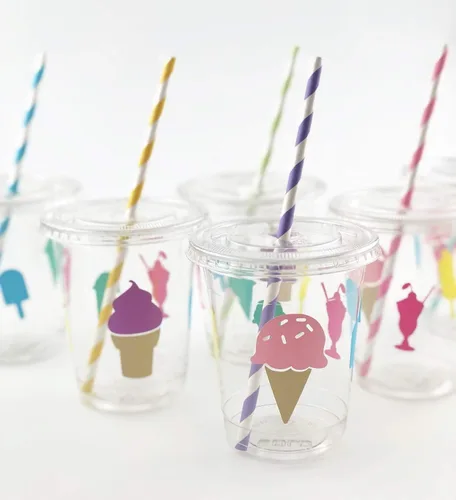 Vista 2 de Copas de fiesta de cumpleaños de helado de 12 onzas con tapas desechables de plástico (12 unidades)
