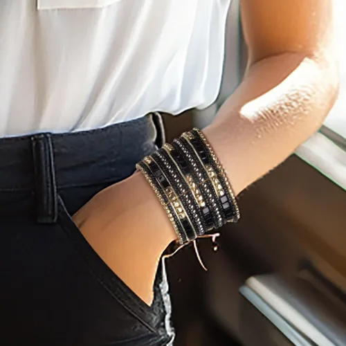 Vista 4 de SPUNKYsoul Boho Cuff Bracelets, Women Adjustable Stackable Beaded Accessory Cubo negro y dorado "Blake