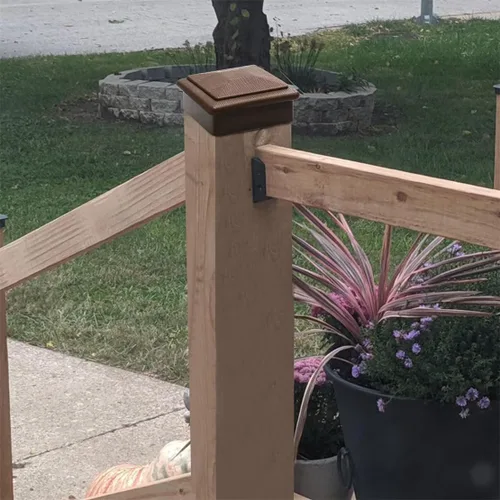 Vista 6 de Tapas para postes, soporte de poste de madera de 4 x 4 pulgadas (real 3.5 x 3.5 pulgadas), cubierta de plástico impermeable para postes de madera