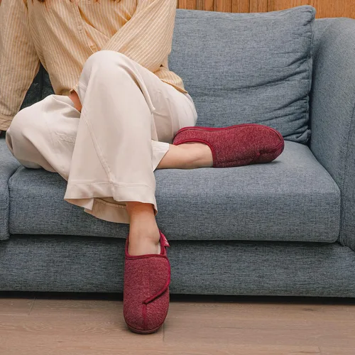 Vista 2 de LongBay Womens Furry Memory Foam Diabetic Slippers Comfy Cozy Arthritis Edema House Shoes