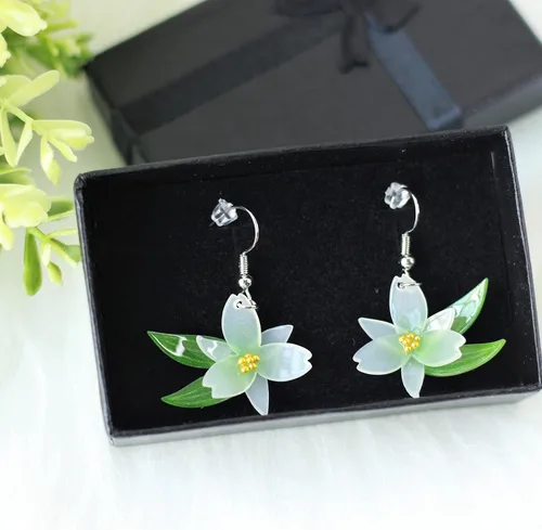 Vista 5 de Genshin Impact - Aretes colgantes de flores Cecilia de Venti accesorios de cosplay regalo coleccionable para jugadores y fanáticos del anime joyería