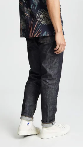 Vista 4 de Naked & Famous Denim Jeans Easy Guy Laid Back Fit para hombre en orillo de sarga de mano izquierda