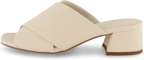 Vista 2 de CUSHIONAIRE Sandalia Garland con tacón de bloque de banda cruzada + espuma viscoelástica, anchos disponibles Arena