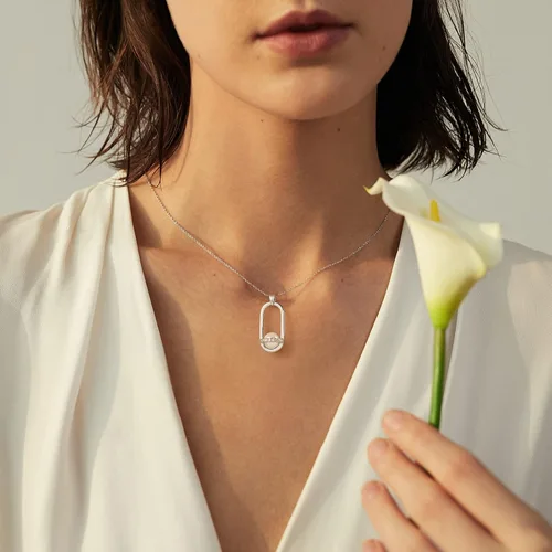 Vista 4 de Collar con dije de perlas para mujer, gargantilla de perlas individuales chapada en oro de 16 quilates, rectangular, circonita cúbica, joyería