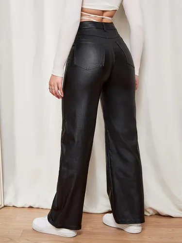 Vista 2 de WDIRARA Pantalones largos con bolsillo inclinado y pierna recta, de alta elasticidad, con aspecto de cuero, para mujer