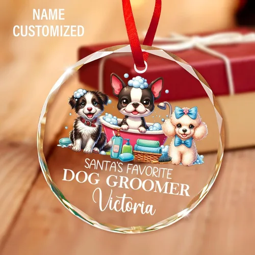 Vista 2 de Adorno de cristal personalizado para peluquero de perro favorito de Santa, adorno de Navidad para peluquero de perros 2025, adornos personalizados