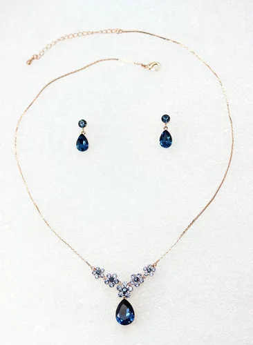Vista 2 de Faship Precioso conjunto de pendientes y collar floral de cristal