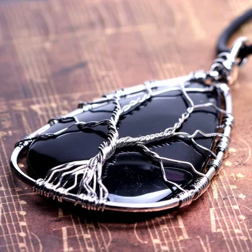 Vista 5 de Collar con colgante de lágrima de piedra preciosa verde natural de árbol de la vida envuelto en alambre de cristal curativo piedra de chakra