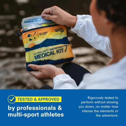 Vista 6 de Adventure Medical Kit Ultraligero / Impermeable Kit médico .7 – Hasta 3 personas, hasta 3 días – Incluye vendajes, elementos esenciales de ampolla