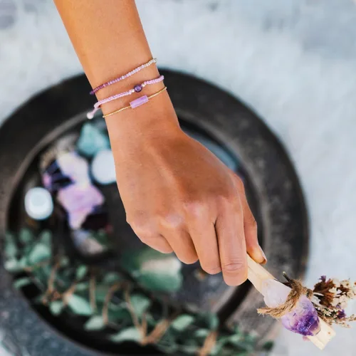 Vista 2 de Lotus and Luna Pulsera delicada de diosa hecha a mano, tamaño ajustable