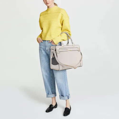 Vista 7 de Bolso transportador de mascotas de moda para perros y gatos, bolso de cuero suave para perros pequeños, cachorros y gatos, aprobado por la aerolínea