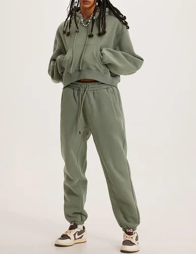 Vista 3 de Kissonic Conjunto deportivo de forro polar para mujer, 2 piezas, sudadera con capucha y pantalones deportivos