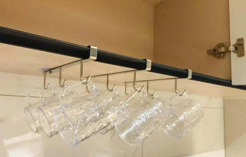 Vista 6 de Ganchos para tazas debajo del gabinete, ganchos de acero inoxidable 304 para colgar debajo del estante, organizador de tazas con 3 ganchos
