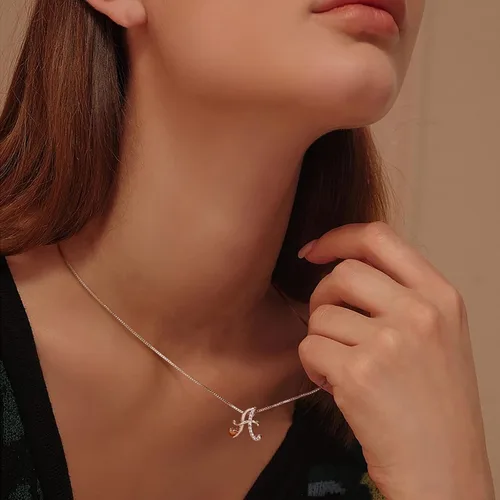Vista 2 de FLNEOO Valentines Day Gifts for Girls Her Initial Necklaces for Women 14K Gold Plated Pendant Letter Necklace for Women Teen Girls Dainty Gold