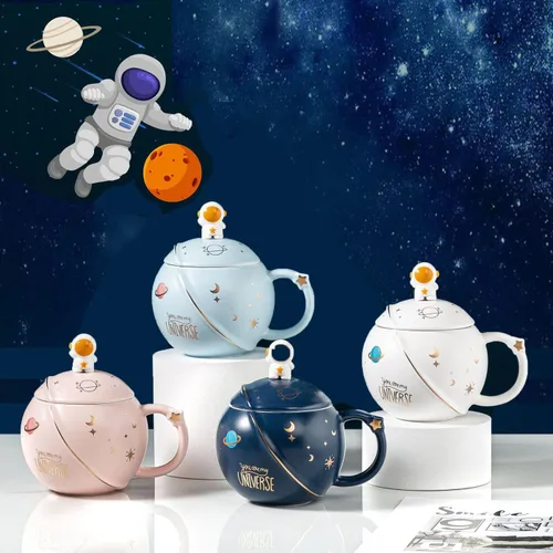 Vista 7 de HwaGui Taza de astronauta Kawaii con tapa y cuchara, hecha a mano, bonita taza de cerámica para café, té, leche, agua, espacial, regalo novedoso