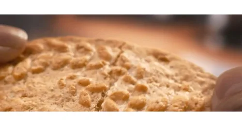 Vista 2 de Belvita Galletas de chocolate rellenas suaves 250G