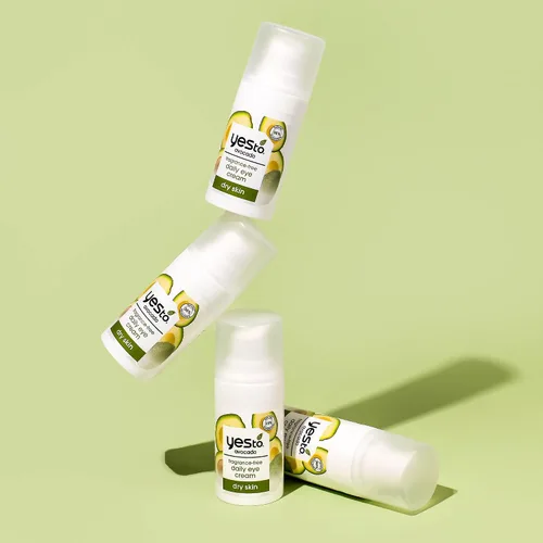 Vista 7 de Yes To Crema de ojos diaria de aguacate, sin fragancia, hidratante y suavizante, con ácido hialurónico y Omega 3, 0.5 onzas líquidas