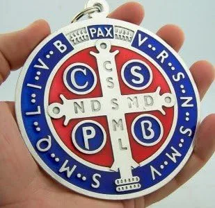 Vista 3 de Medalla de San Benito con esmalte rojo y azul, 4 pulgadas, Plata, N A