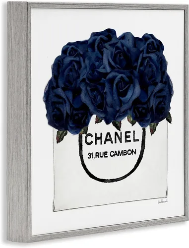 Vista 2 de Stupell Industries Elegante bolsa de moda con rosas azul marino en glamour, diseñada por Amanda Greenwood - Arte de pared enmarcado gris, 24 x 24