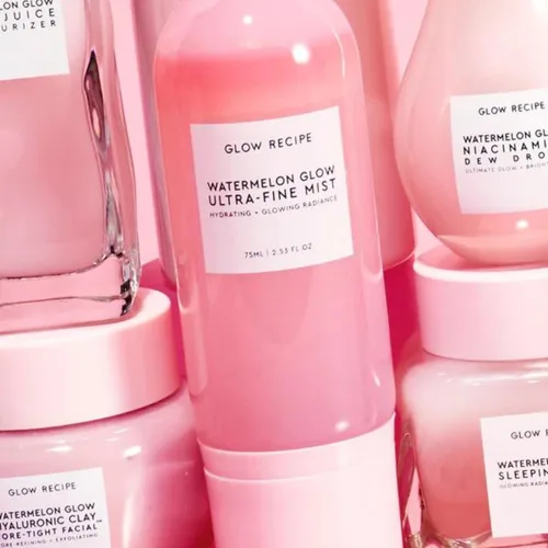 Vista 7 de Glow Recipe Watermelon Glow Spray Facial + Bruma Hidratante - Neblina ultrafina para el rostro con ácido hialurónico + AHA de hibisco para refrescar