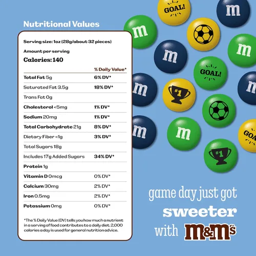 Vista 2 de M&M'S® Brasil Soccer Championship - Caramelos de chocolate a granel, bolsa de 2 libras, caramelos verdes, amarillos y azul oscuro para decoración