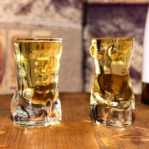 Vista 2 de LIANGLIDE Vaso de cerveza sexy para hombre, tazas de cerveza para congelador, tazas de vidrio transparente sexy Naked Miss & Muscle Man, creativas