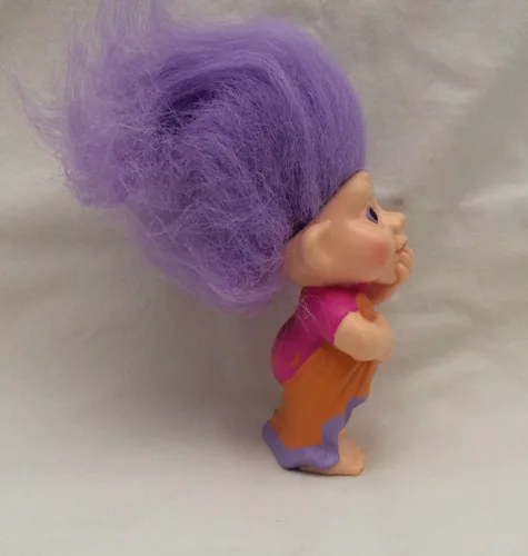 Vista 6 de Magic Troll Babie, púrpura sujetar el pelo a la izquierda en la boca