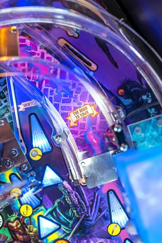 Vista 15 de Stern Pinball - Máquina de pinball Pro Edition de Dungeons & Dragons con Insider Connected