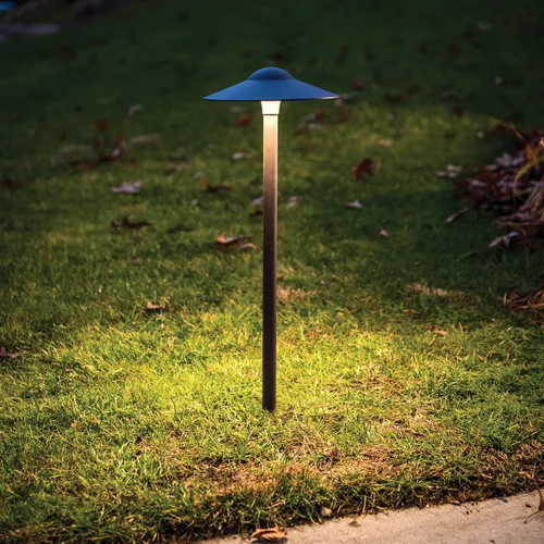 Vista 4 de WAC Iluminación de paisaje, toldo LED de 12 V para camino y área con tapa redonda de 6.5 pulgadas, 2700 K, LED cálido incorporado en bronce