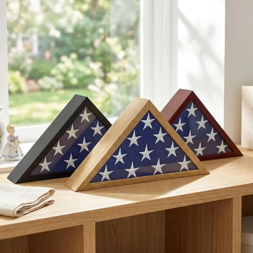 Vista 8 de Americanflat Pequeña vitrina plegada de bandera – Se adapta a banderas ceremoniales plegadas de 3 x 5 pies (no para bandera funeraria) – Colección