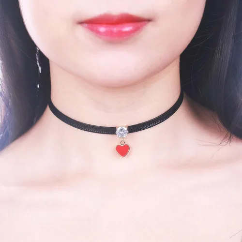 Vista 4 de LVEN - Gargantilla negra para mujer, collar de tono doradoplateado con elegante dije