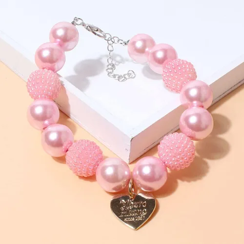Vista 5 de Lindo collar de perlas de peluche con colgante de corazón rosa, accesorios de ropa para perros, collares de perro pequeños y medianos