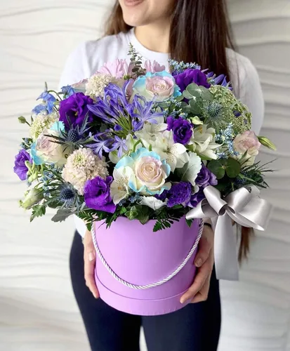 Vista 3 de UNIKPACKAGING Caja de flores redonda de alta calidad, cajas de regalo para arreglos florales y de regalo, juego de 3 piezas (lavanda)