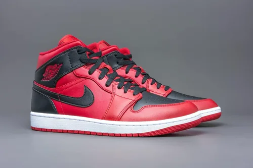 Vista 8 de Nike Men's Air Jordan 1 Mid Sneaker