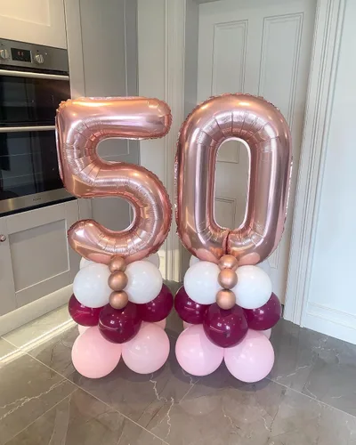 Vista 6 de Globos de 101,6 cm con número 50 en color oro rosa, globos gigantes de aluminio de 50, globos de helio con número digital en oro rosa, globos de oro