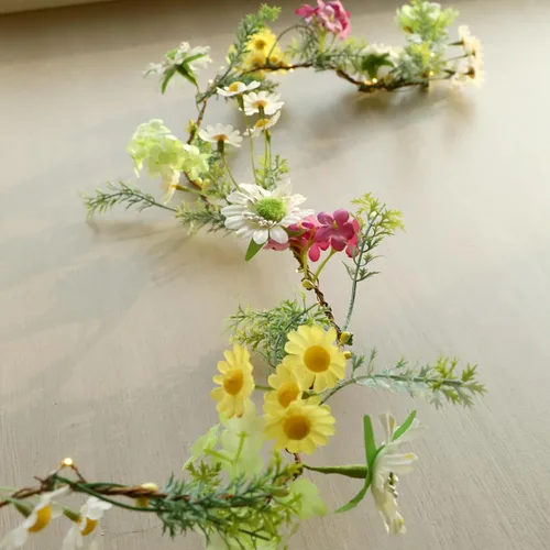 Vista 3 de MIYA LIFE Guirnalda de flores silvestres, guirnalda de luces de Pascua, funciona con pilas, con control remoto, margaritas multicolor y luces