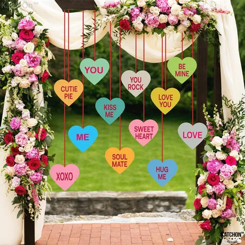 Vista 6 de KatchOn, Decoraciones de corazones de conversación de San Valentín, paquete de 12, sin bricolaje, guirnalda de corazón, decoraciones para el día
