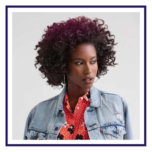 Vista 7 de Afro Sheen Crown Defining Curl Cream. Contiene manteca de karité y aceite de coco para definir e hidratar. 12 Oz.