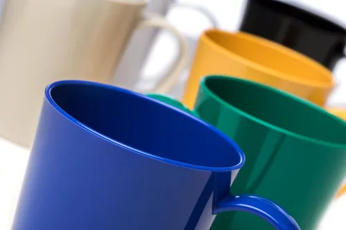 Vista 6 de Carlisle FoodService Products Taza Taza de Café de Plástico con Asa Grande para Bufés, Hogar y Restaurante, Tritan, 12 Onzas, Negro, (Paquete de 12)