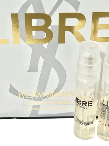 Vista 3 de Yves Saint Laurent YSL Libre Sample - Perfume para mujer, 0.04 onzas, juego de 3