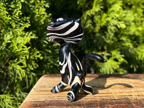 Vista 5 de Figura de gato de cristal negro – Miniatura soplada a mano estilo Murano – Adorno coleccionable de gatito para estante o escritorio – Regalo