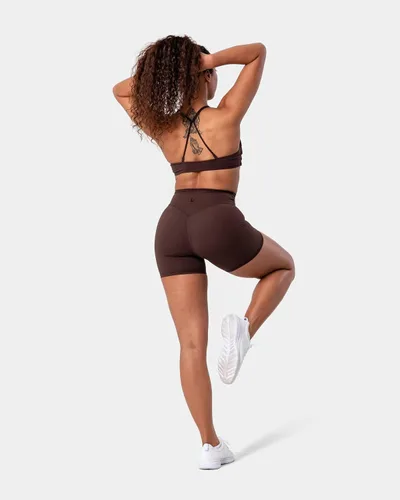 Vista 4 de Kamo Fitness Serenity - Pantalones cortos de cintura alta, entrepierna de 6 pulgadas, sin costura frontal, aptos para muslos, con costuras en V