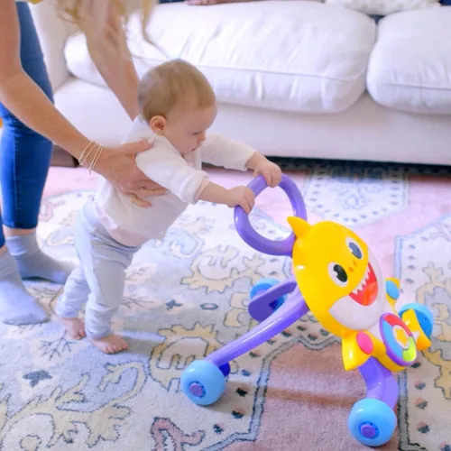 Vista 4 de Pinkfong Baby Shark Melody Walker - Juguete preescolar - por WowWee