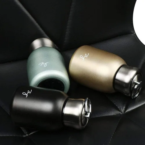 Vista 3 de Mini botellas de agua, botella al vacío de 9 onzas con agua inoxidable a prueba de fugas para café, bebidas frías y calientes, portátil (verde)